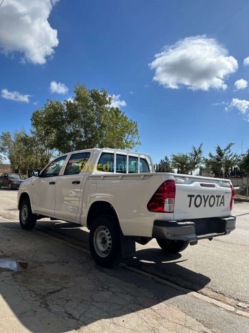 Toyota Hilux 2024 