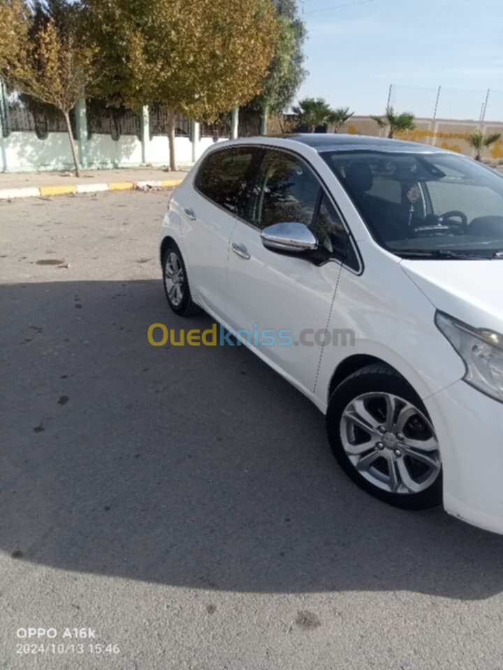 Peugeot 208 2015 