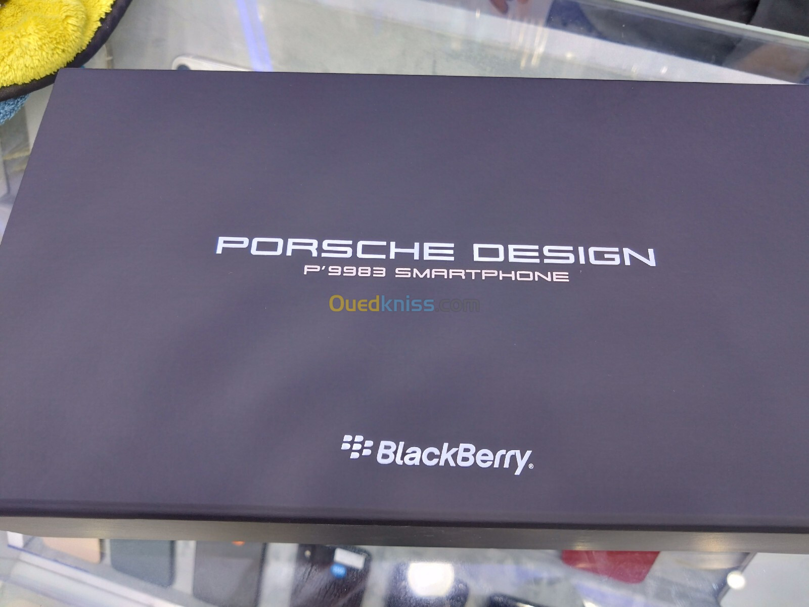 Blackberry porshe design p 9982