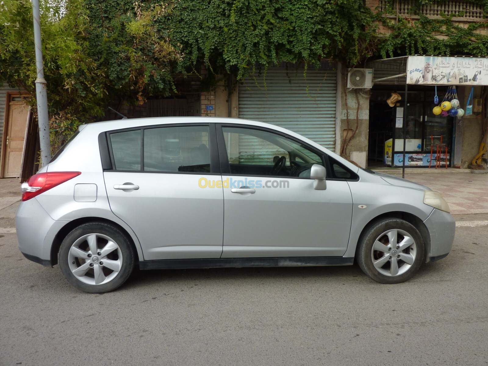 Nissan Tiida 4 portes 2009 Tiida 4 portes