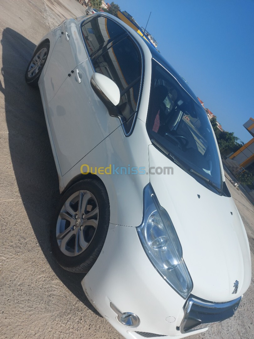 Peugeot 208 2015 Allure