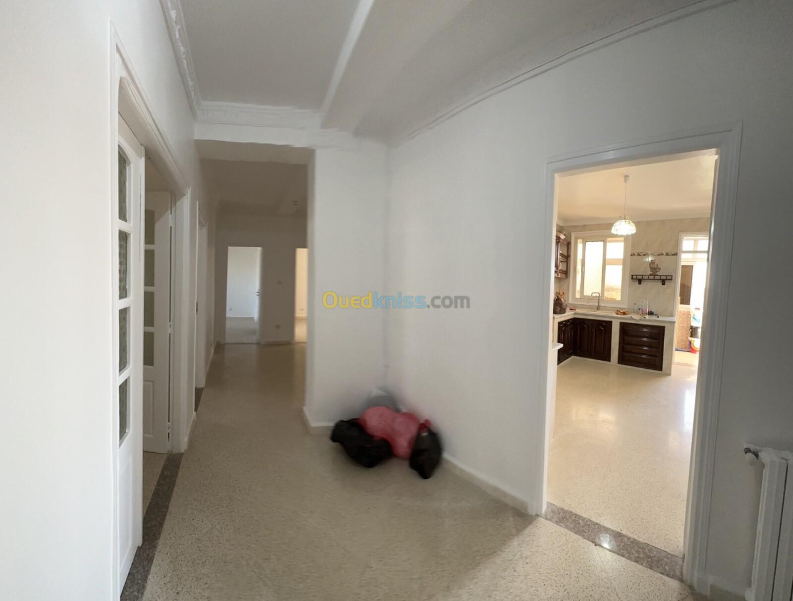 Location Appartement F4 Alger Said hamdine