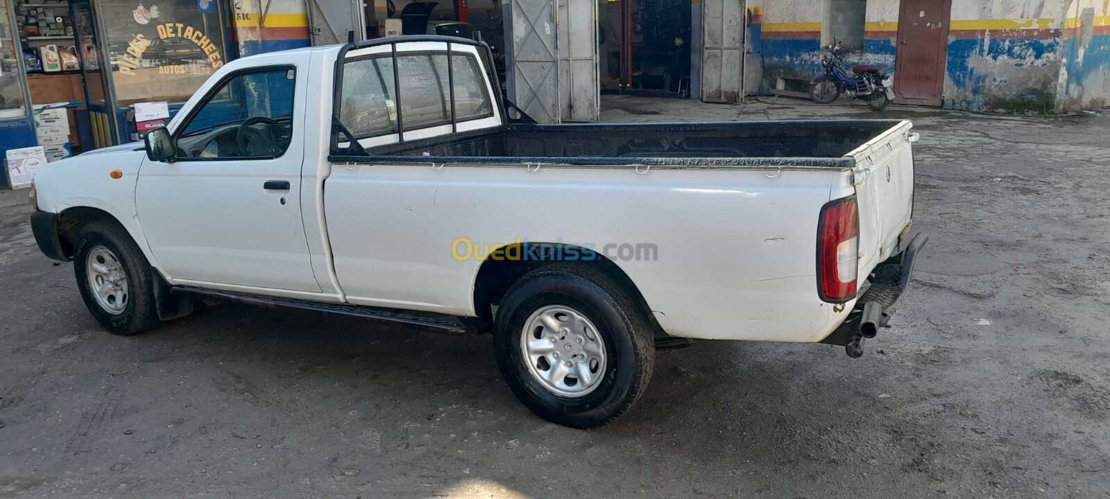 Nissan Pickup 2010 Pickup