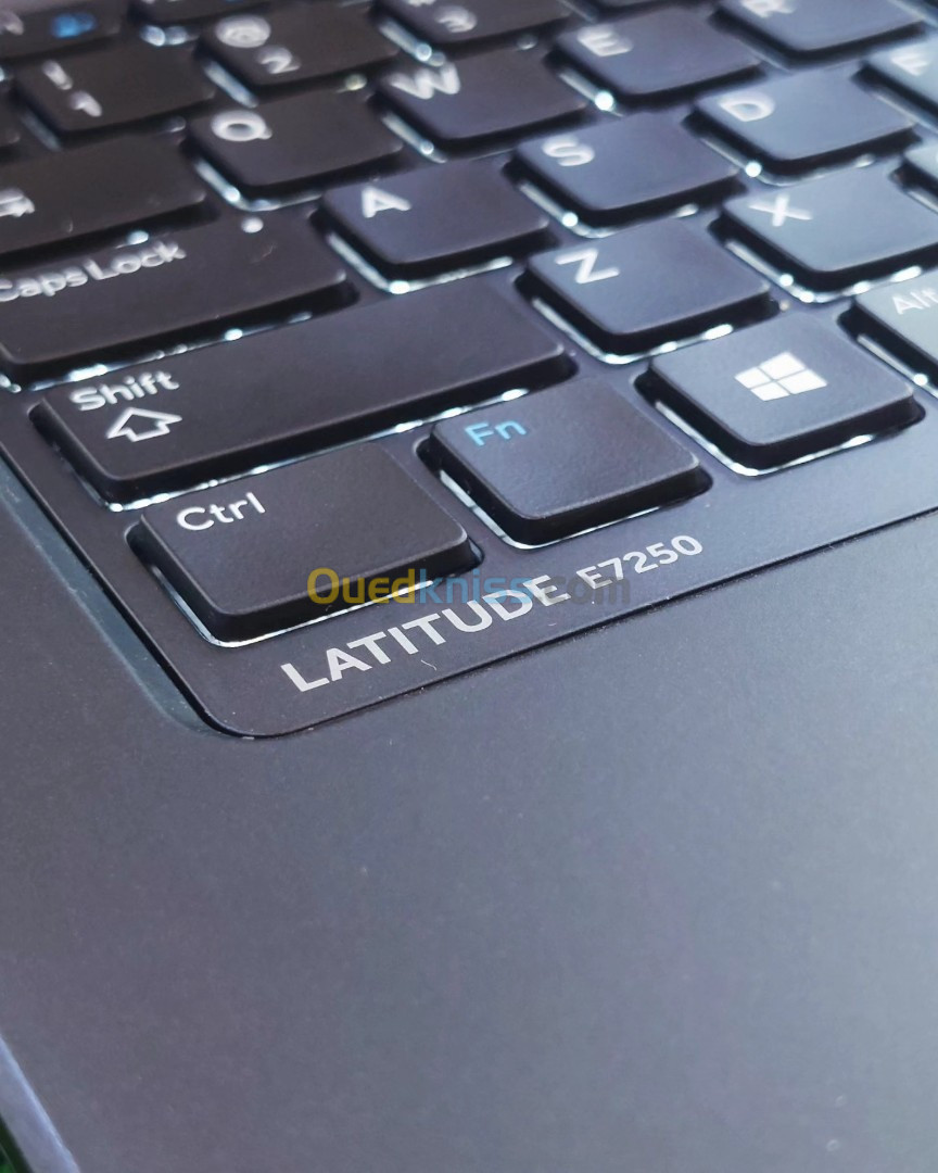 LATITUDE 7250 i5 5EME GEN 4G 256SSD 12.5" ULTRASLIM