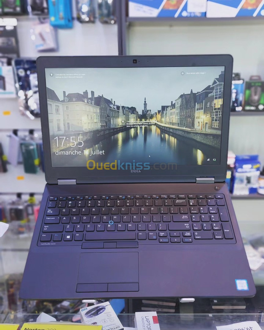 LATITUDE 5570 i7-6820HQ 8G 256SSD  AMD RADEON R7 M370 15.6" FHD