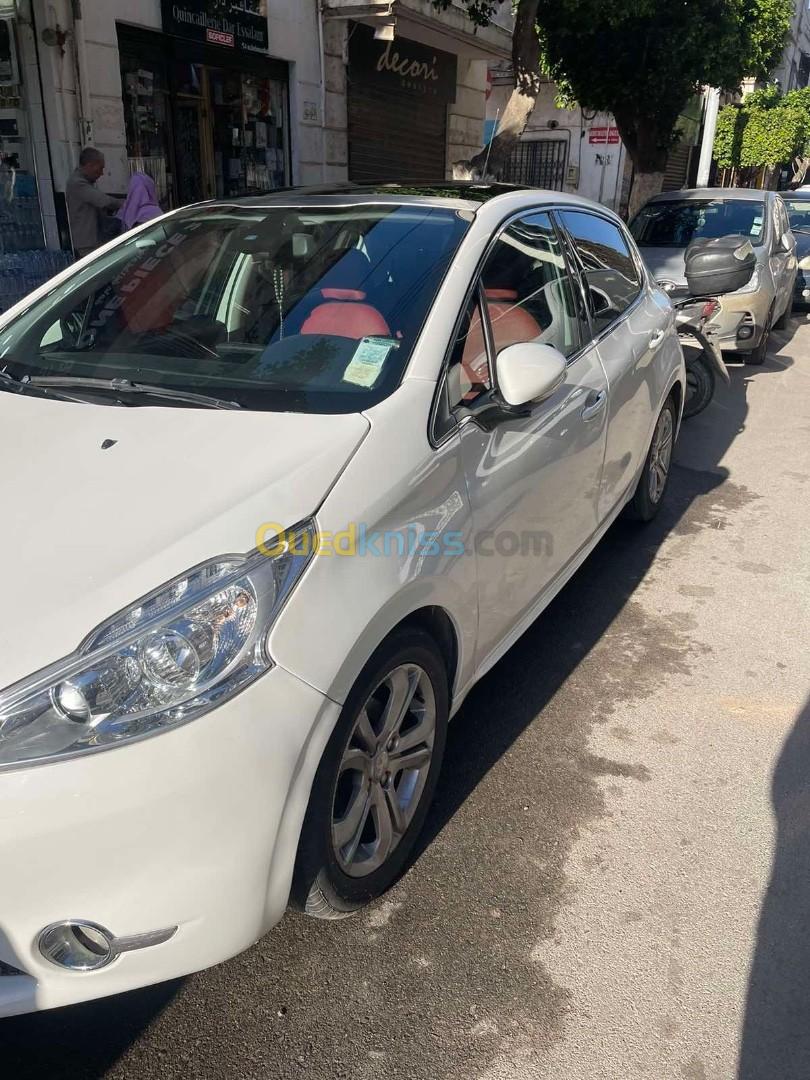 Peugeot 208 2015 Allure