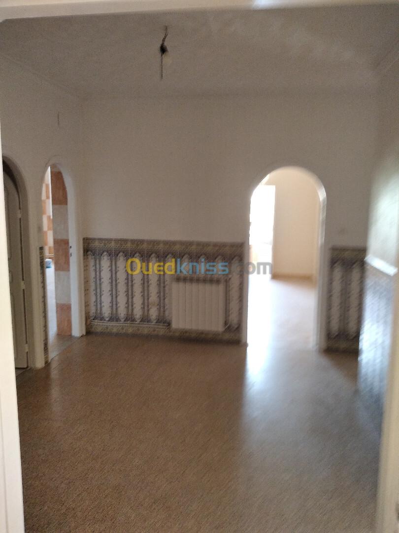 Location Appartement F4 Alger Bordj el bahri