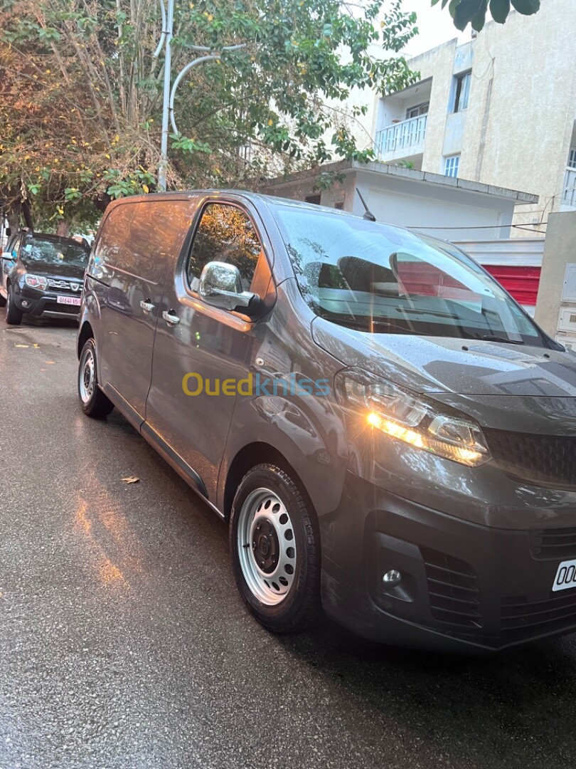 Fiat Scudo jante par 17 cache moteur mode 2023 