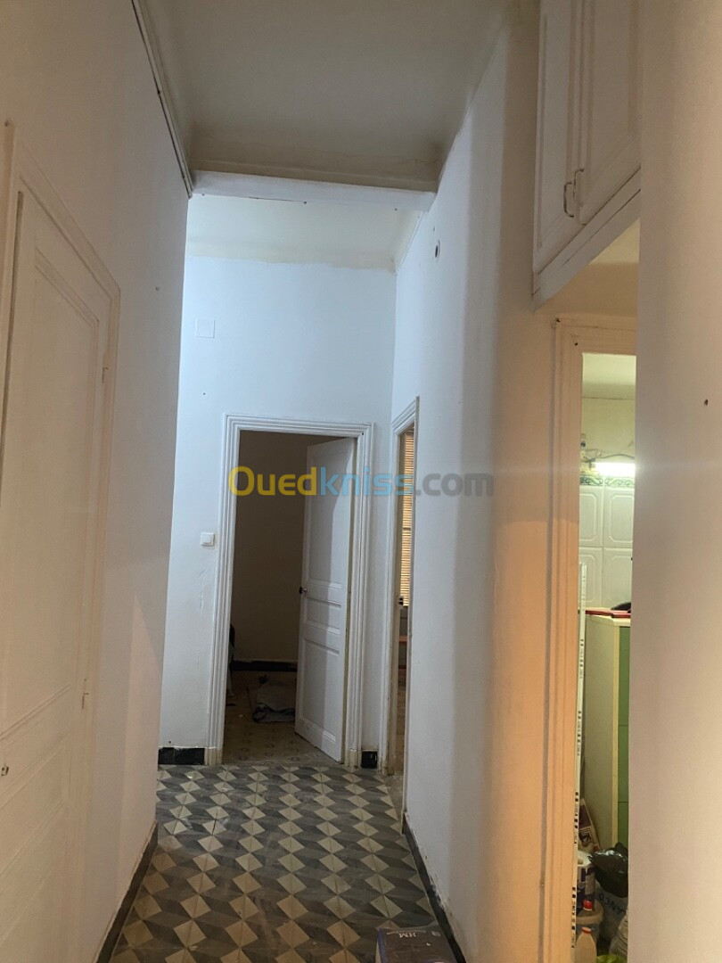 Location Appartement F4 Alger Bab el oued