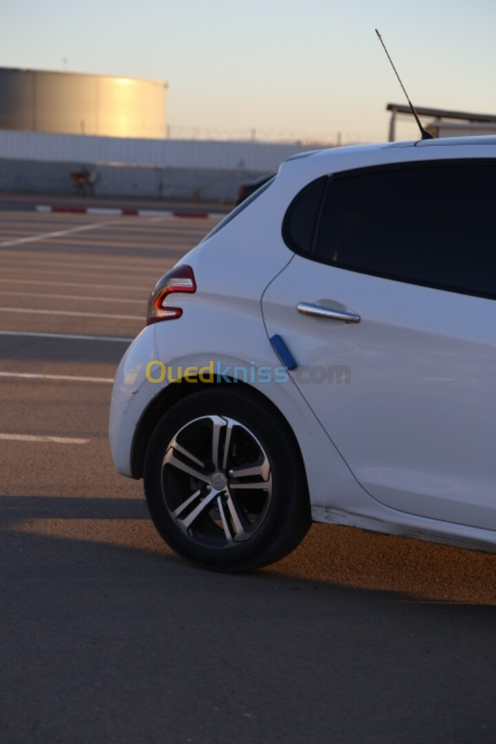 Peugeot 208 HDI allure 2013 Urban soul