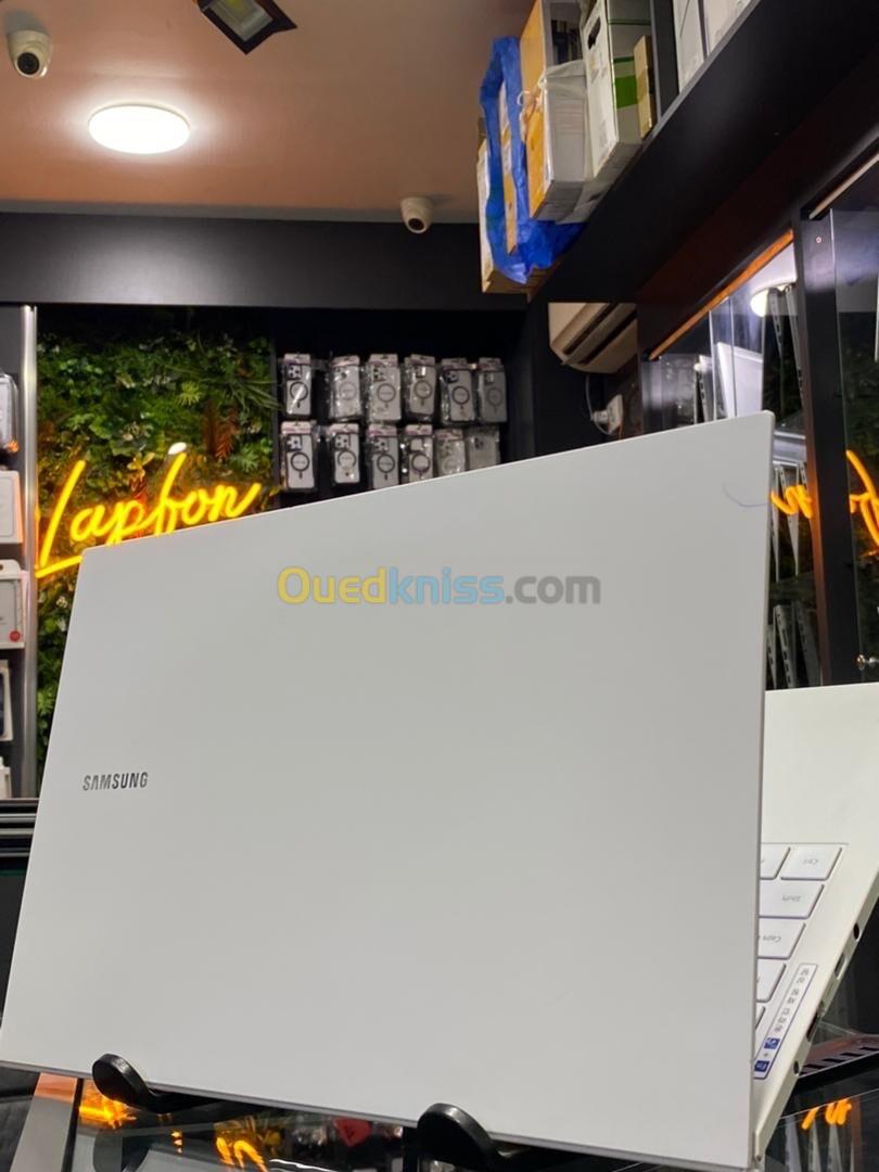 GALAXY BOOK 15 I7 11th 16GB 1000GB SSD 15.6 FHD NVIDIA MX450 2GB