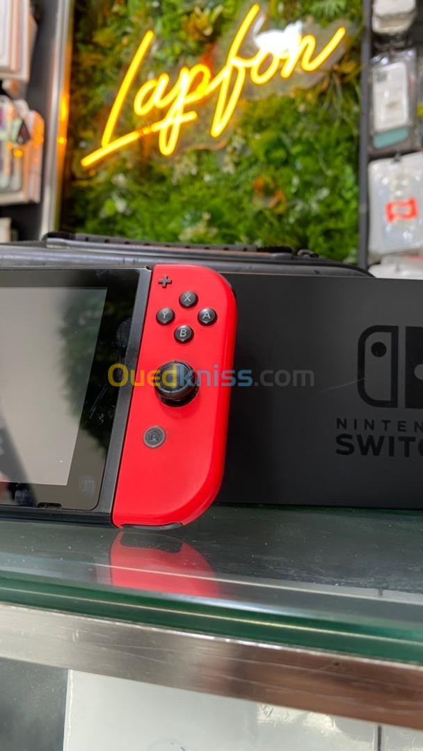 NINTENDO SWITCH + DOCK + MANETTE