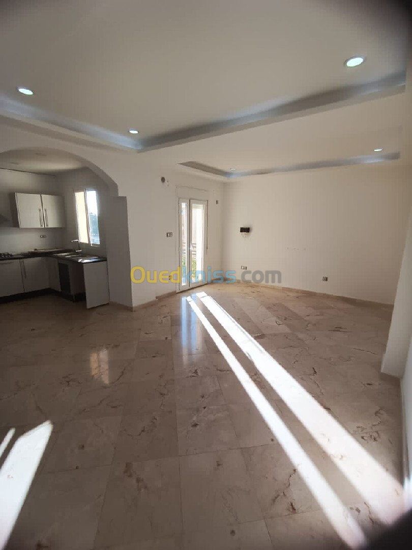 Location Appartement F4 Alger Hydra