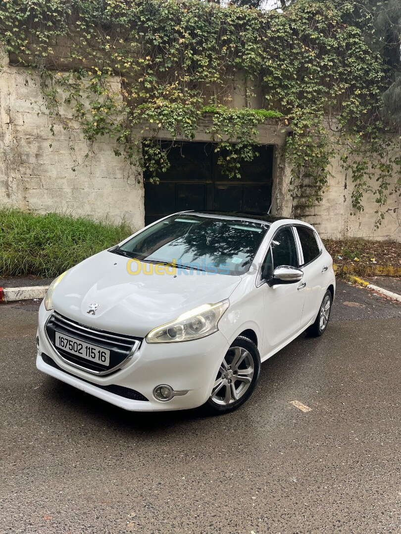 Peugeot 208 2015 Allure