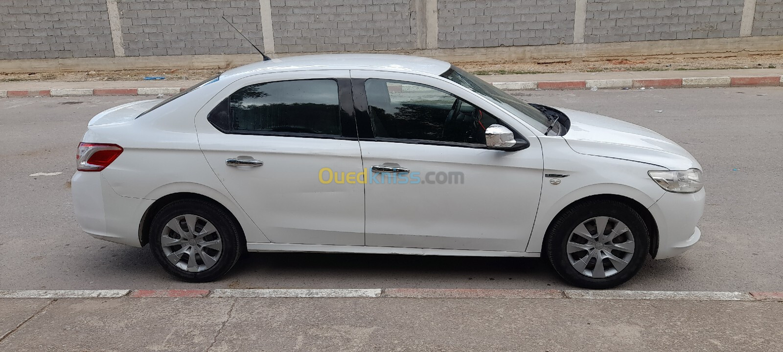 Peugeot 301 2014 Active