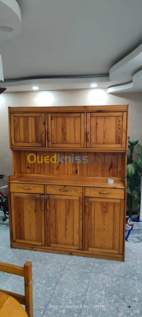 Buffet en bois rouge solide