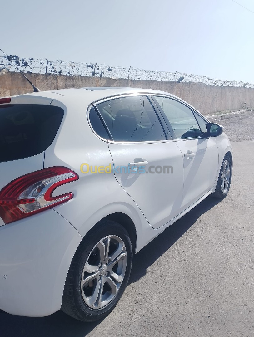 Peugeot 208 2013 Allure