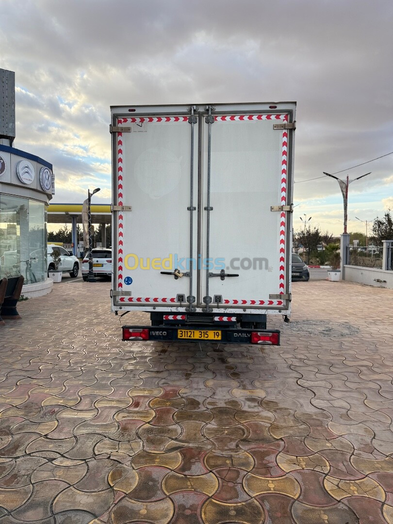 35c15 Iveco 2015