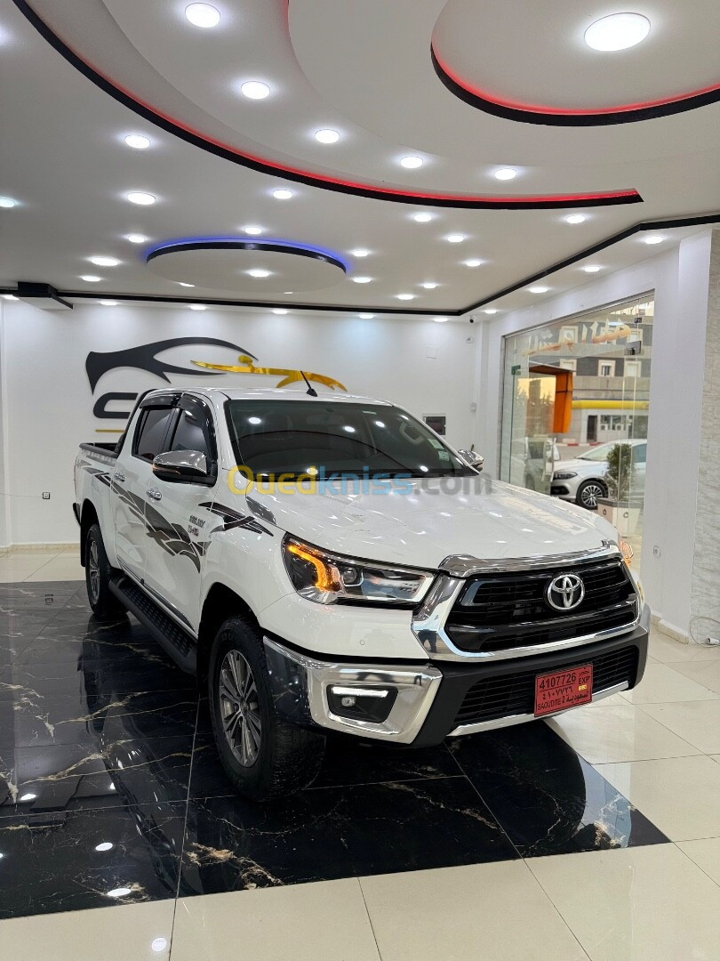 Toyota Hilux 2022 Hilux 4*4  سعودي