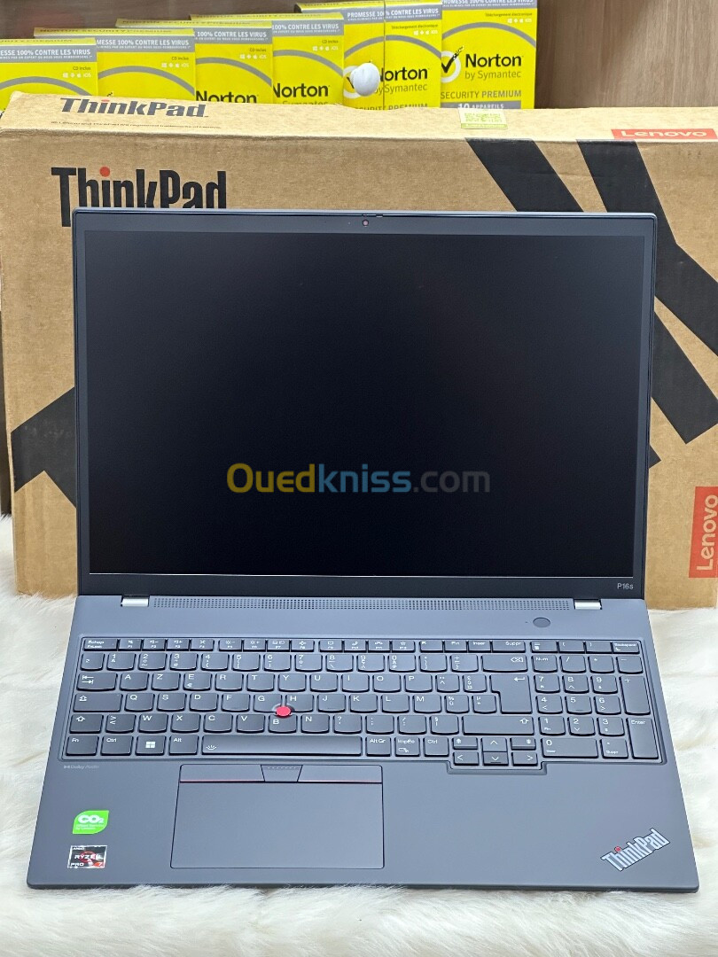 LENOVO THINKPAD P16s Gen 2 AMD RYZEN 7 PRO 7840U 32GO DDR5X 512GO SSD AMD RADEON 780M NEUF SOUS EMBA