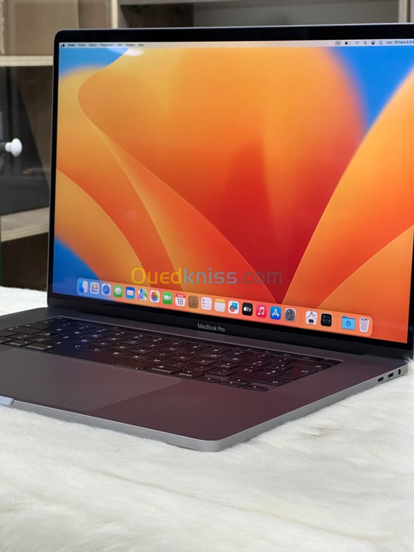 MACBOOK PRO RETINA 16 2019 I9 2.3GHZ 16GO 1TO SSD AMD RADEON PRO 5500M 4GO 