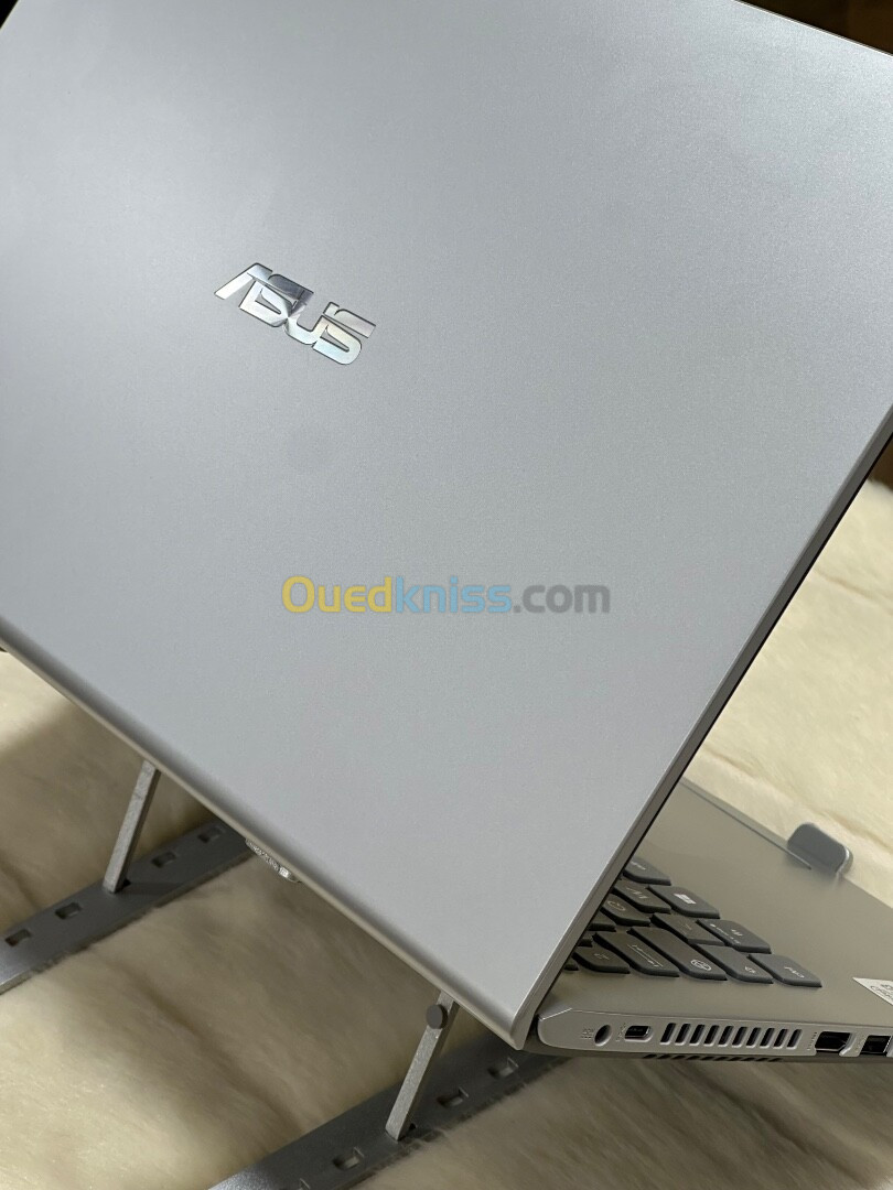 ASUS VIVOBOOK 15 X509JA I3 1005G1 4GO 256GO SSD 