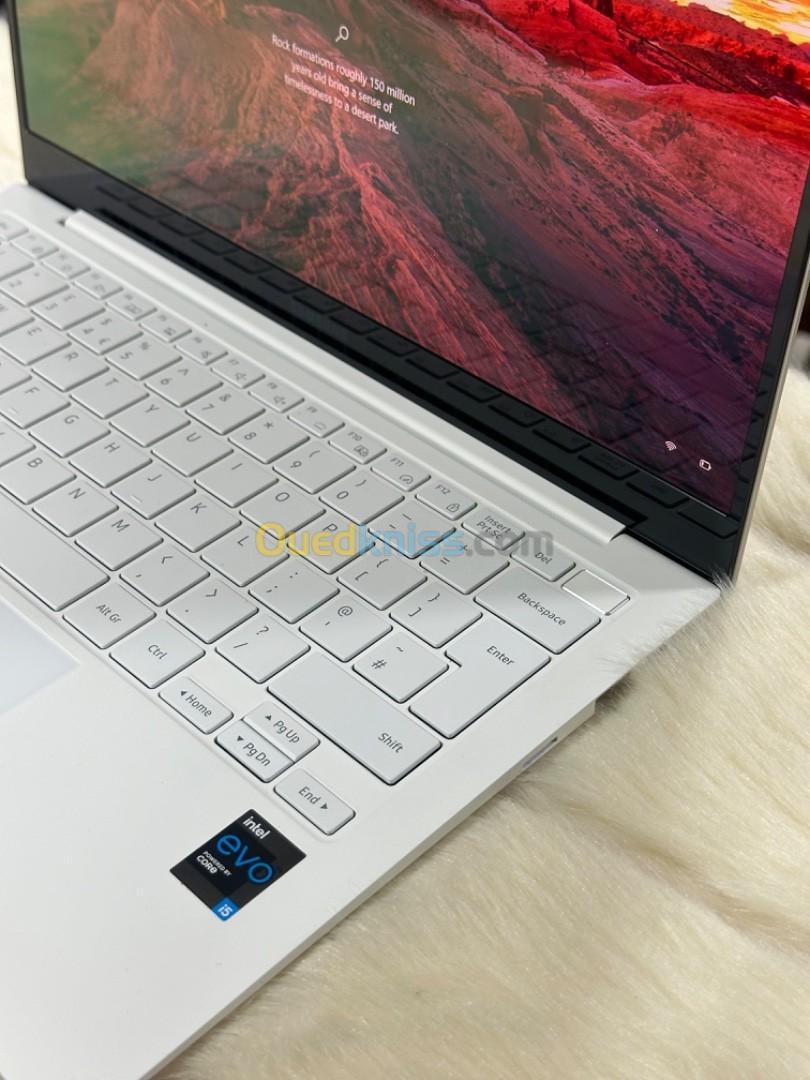 SAMSUNG GALAXYBOOK 930XDB I5 1135G7 8GO 256GO SSD 