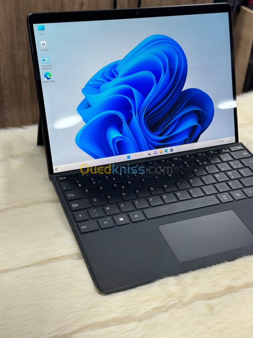 SURFACE PRO 8 BLACK I5 1135G7 8GO 256GO SSD NVME 