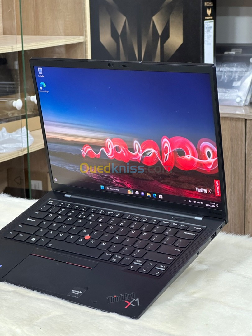 LENOVO THINKPAD X1 CARBON GEN 10 I7 1270P 16GO DDR5 512GO SSD TACTILE 