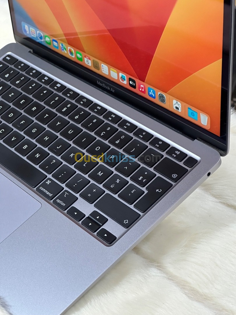 MACBOOK AIR RETINA 13.3 2020 I7 1.2GHZ 8GO 1TO SSD CYCLE 150