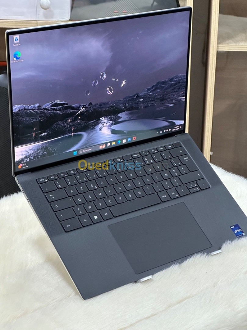 DELL XPS 15 9520 OLED 4K I7 13700H 16GO DDR5 1TO SSD NVIDIA GEFORCE RTX4060 8GO TACTILE NEUF 