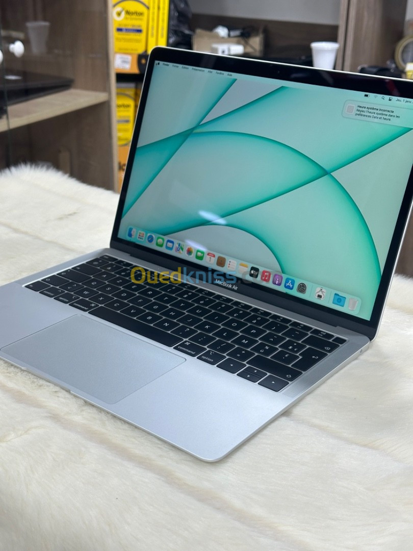 MACBOOK AIR RETINA 13.3 2019 I5 1.6GHZ 8GO 128GO SSD CYCLE 43