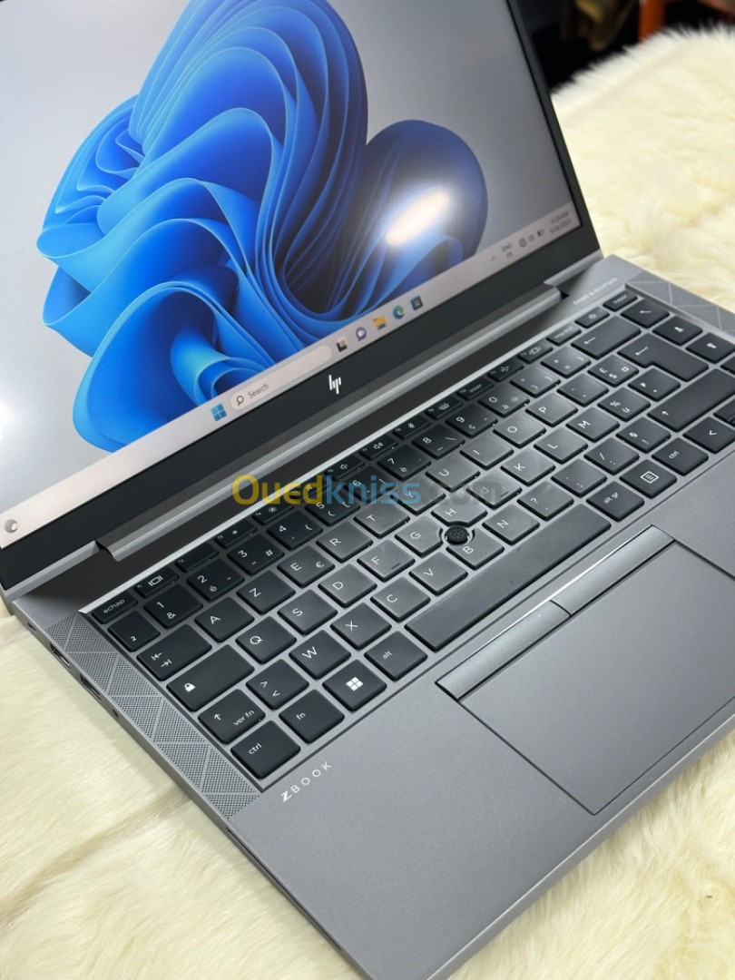 HP ZBOOK FIREFLY 14 G8 I7 1165G7 32GO 1TO SSD NVIDIA T500 4GO