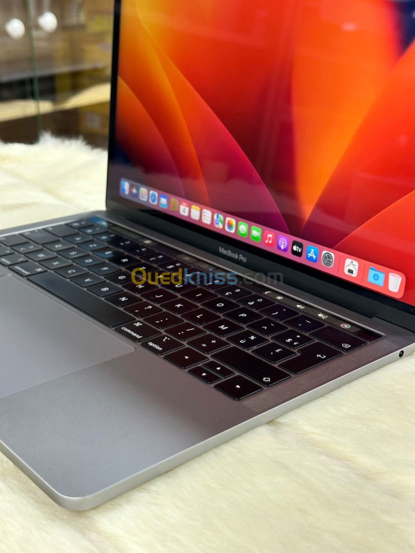 MACBOOK PRO RETINA 13.3 TOUCHBAR 2019 I5 1.4GHZ 8GO 128GO SSD 