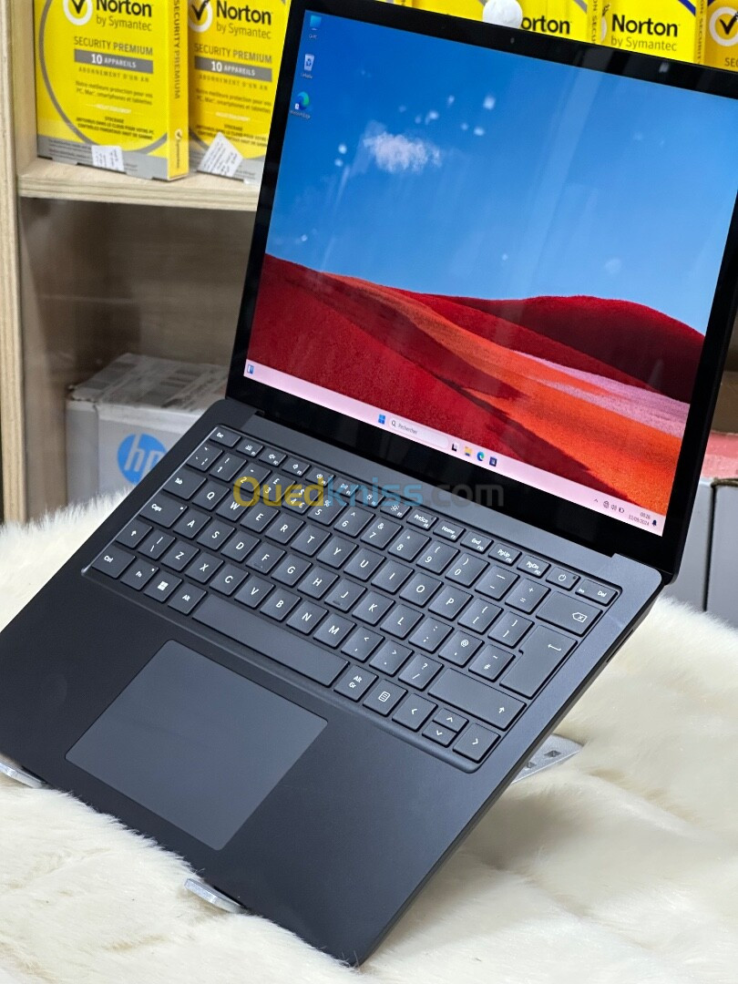 SURFACE LAPTOP 5 BLACK I7 1265U 16GO DDR5 256GO SSD TACTILE 