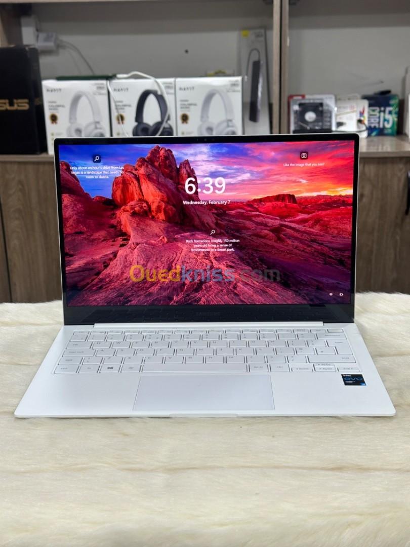 SAMSUNG GALAXYBOOK 930XDB I5 1135G7 8GO 256GO SSD 