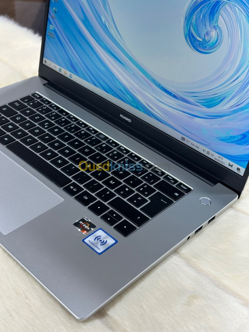 HUAWEI MATEBOOK D15 BOHK-WAX9X AMD RYZEN 5 3500U 8GO 256GO SSD 