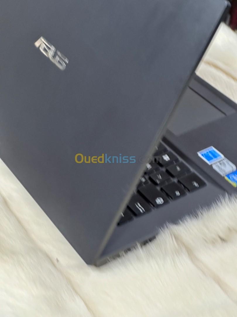 ASUS PRO BU401LG I7 4510U 8GO 128GO SSD + 500GO HDD NVIDIA GEFORCE GT730 1GO