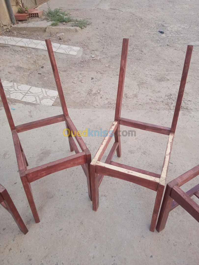 Chaises en bois