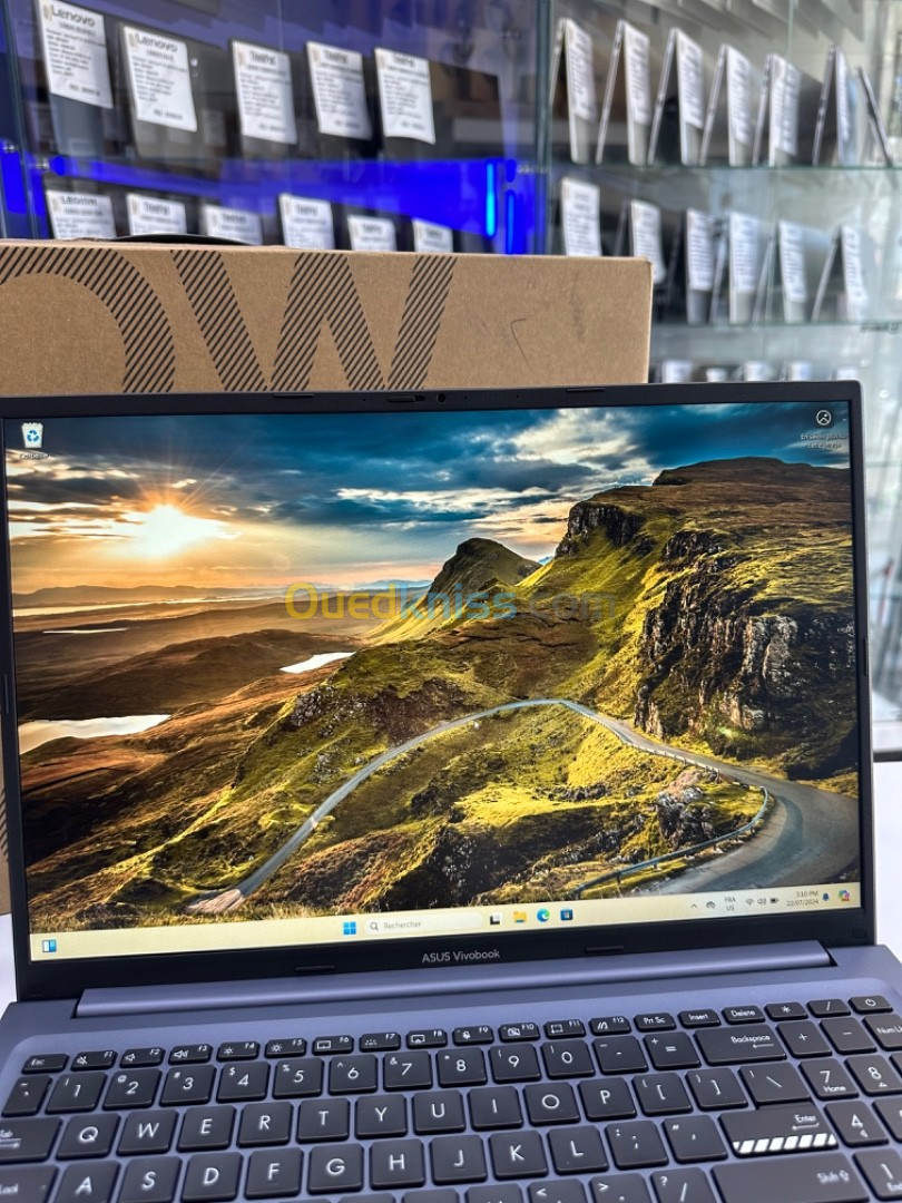 Asus vivobook X16  i5-12éme 8GB 256GB SSD 15,6" FHD Windows 11