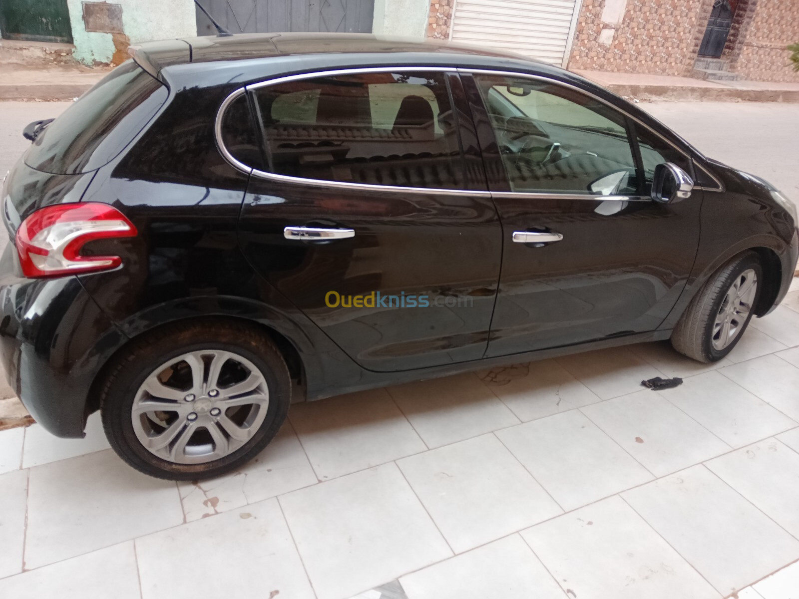 Peugeot 208 2015 Allure