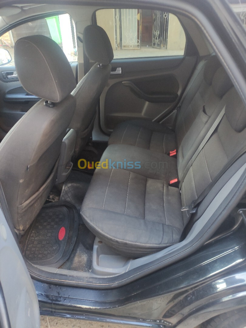 Ford Focus 5 portes 2012 Titanium