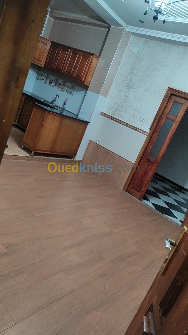 Location Appartement F4 Chlef Chettia