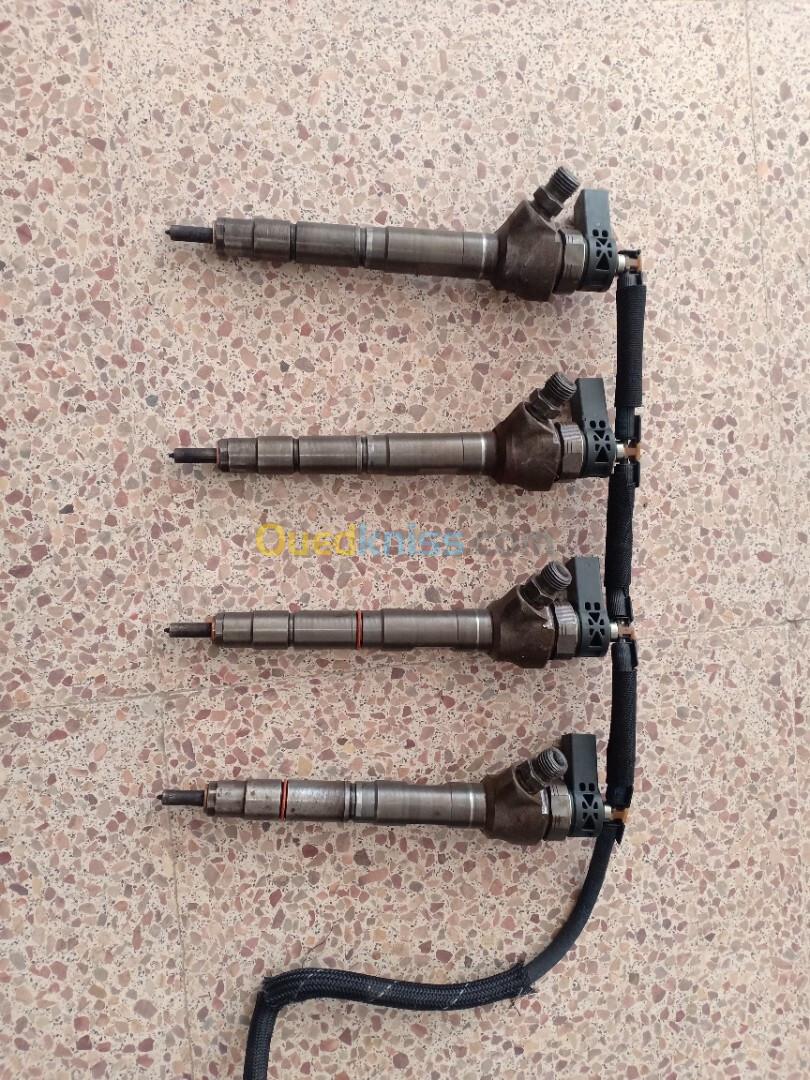 Injecteur 03L 130 277j  leon , Tiguan....