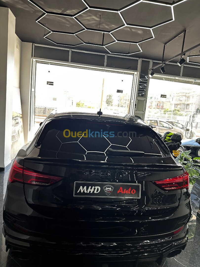 Audi Q3 2023 S line dkhal o braa