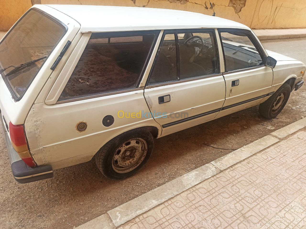 Peugeot 305 1988 305