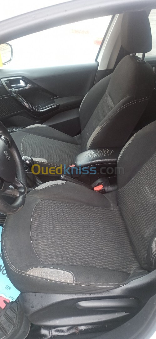 Peugeot 208 2016 Active