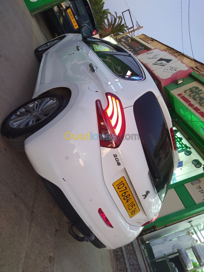 Peugeot 208 2015 Allure Facelift