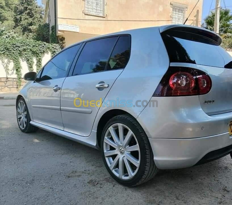 Bas caisse GOLF 5 / GOLF 6 ( PLASTIQUE importation)