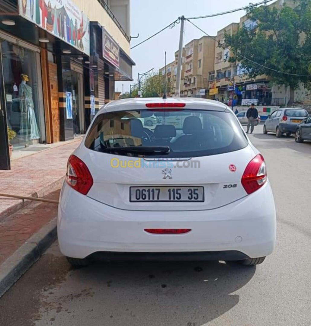 Peugeot 208 2015 Silver Line